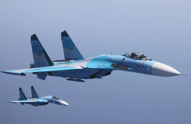 Ρωσικά Su-27 στη Λευκορωσία οπλισμένα με βλήματα αέρος-αέρος