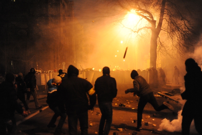 Επεισόδια στο Χάρκοβο – Πυροβολισμοί βόμβες μολότοφ – Βίντεο