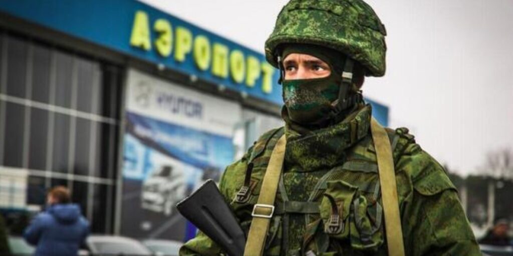 Ρώσοι κομάντο κατέλαβαν πρώην ουκρανική βάση στην Κριμαία – 1 νεκρός & 1 τραυματίας