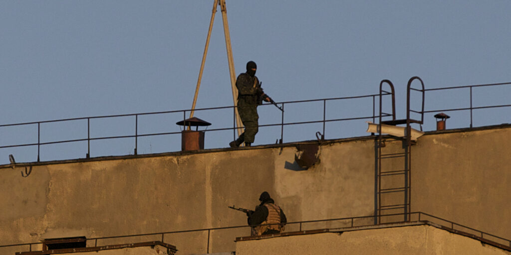 Οι δυνάμεις αυτοάμυνας της Κριμαίας κατέλαβαν την ουκρανική ναυτική βάση της Σεβαστούπολης (upd)