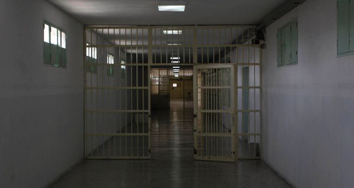 Έρευνα για καταγγελίες ότι δικηγορικό γραφείο οργάνωνε εξεγέρσεις σε φυλακές!
