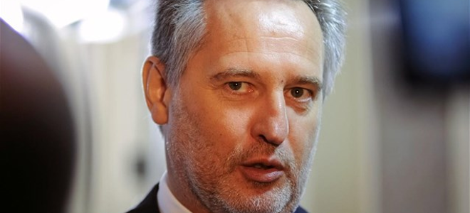 “Ξεφτίλισε” τις ΗΠΑ Ουκρανός βιομήχανος φίλος του Β.Πούτιν: “Εσπρωξε” 125 εκατ.$ κι ελευθερώθηκε