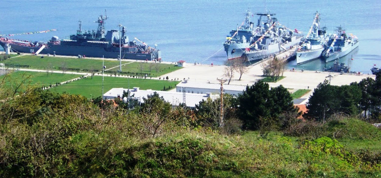 Slavutich : Το τελευταίο ουκρανικό σκάφος στην Κριμαία ύψωσε τη ρωσική σημαία
