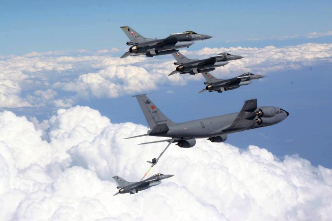“Συριακά α/α εγκλώβισαν τουρκικά F-16” λένε οι Τούρκοι