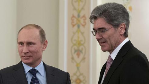 Α.Μέρκελ, Siemens υποβάλλουν στον Β.Πούτιν “τα σέβη τους”