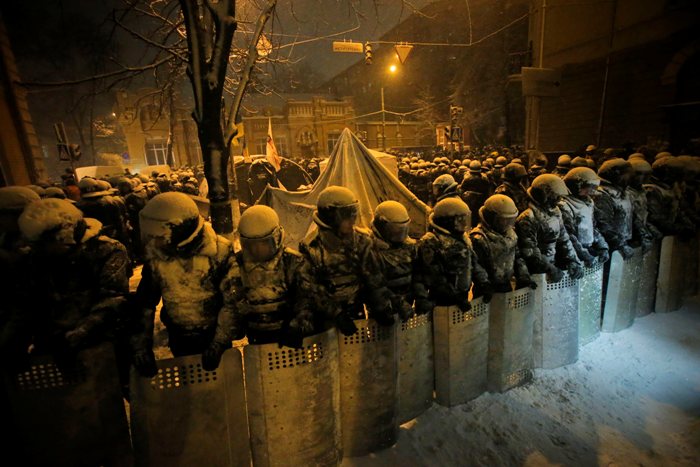 Τεταμένη η κατάσταση στην Α. Ουκρανία – διαδηλώσεις και αντι-διαδηλώσεις (Δείτε ζωντανά)