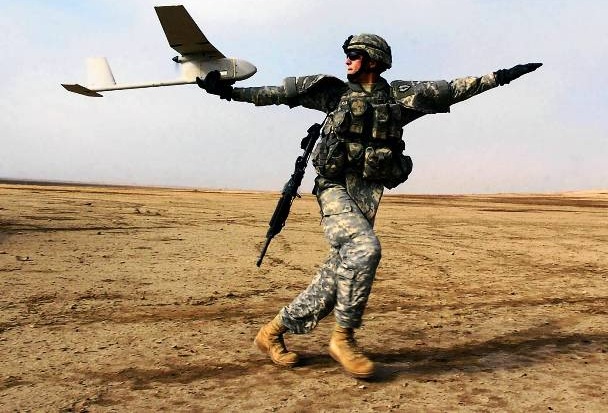 Πόσο εύκολο είναι να καταρρίψει κανείς ένα μικρό drone; – Δείτε την απάντηση στο βίντεο