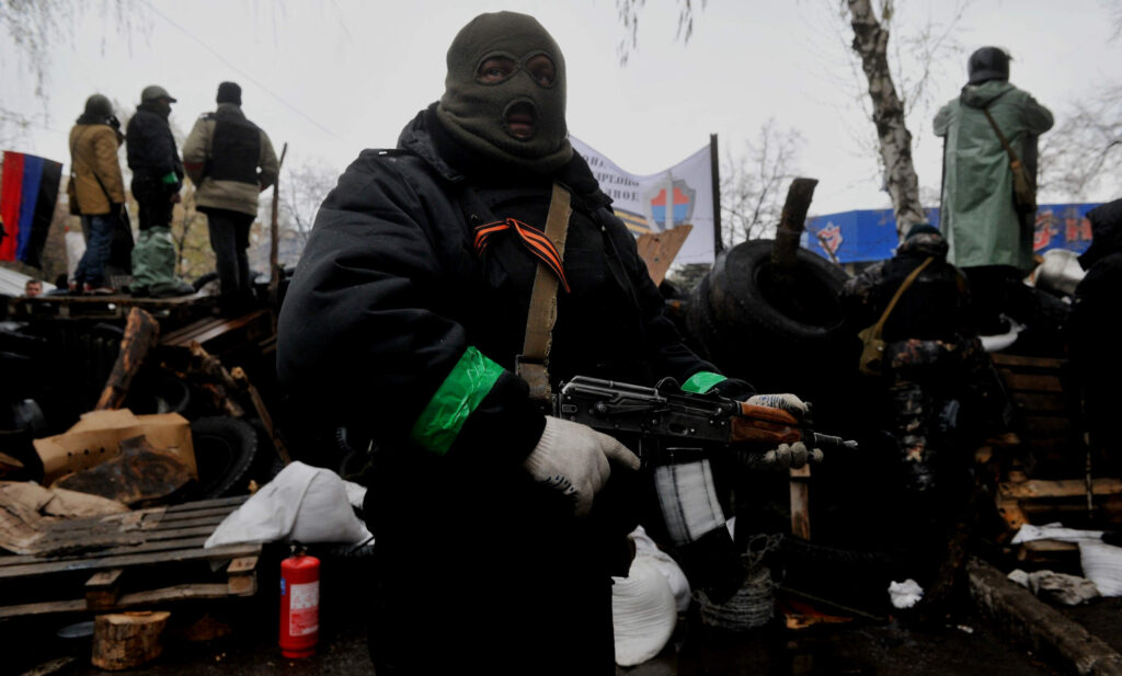 Με επιχείρηση αστραπή οι ρωσόφωνοι κατέλαβαν το αεροδρόμιο του Slovyansk (vid)