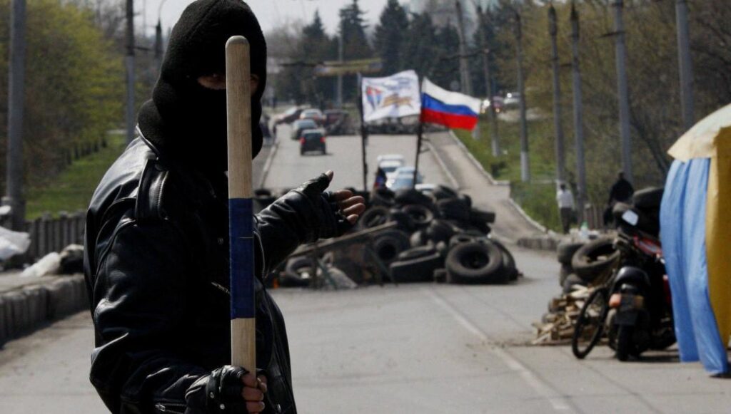 Αιχμάλωτος του “Δεξιού Τομέα”: “Οι κάτοικοι στην Αν. Ουκρανία είναι αποφασισμένοι να σκοτώσουν για την γη τους” (Vid)