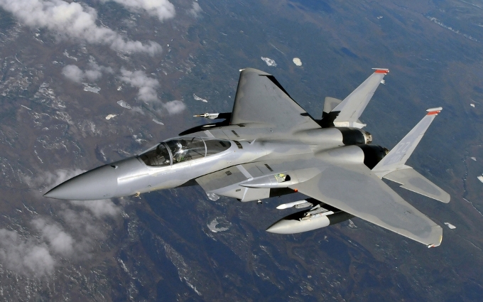 Αμερικανικά F-15C αναχαίτισαν ρωσικό αεροσκάφος IL-20 στη Λετονία (video)