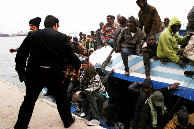 Ιταλία: Ζοφερές προβλέψεις για 800.000+ λαθρομετανάστες στις ευρωπαϊκές ακτές της Μεσογείου