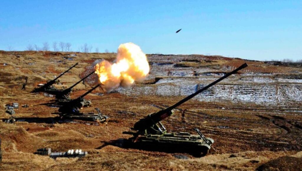 Πολεμικό κλίμα ξανά στην Κορεατική Χερσόνησο: Ασκήσεις πυροβολικού με πραγματικά πυρά ξεκίνησε η Β. Κορέα