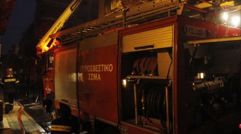 Συναγερμός στην Πυροσβεστική – Άτομο απειλεί να αυτοκτονήσει στην Ομόνοια