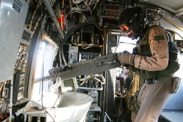 Βολές από M2 Browning των  .50 από ελικόπτερα Sea Stallion – Βίντεο