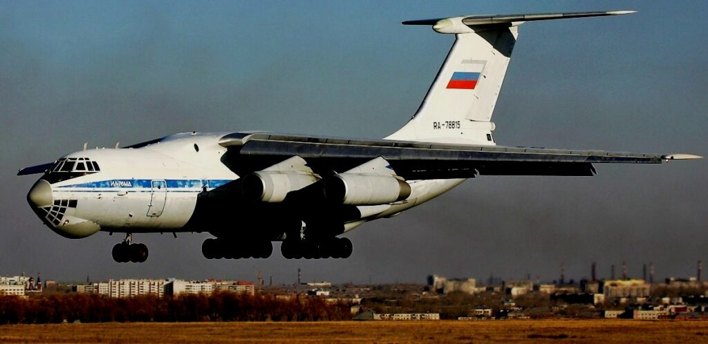 Αερογέφυρα της Ρωσίας στην Κριμαία – Μεγάλη κινητικότητα με δεκάδες μεταφορικά IL-76 από το πρωί (Vid)