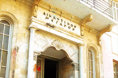 Αύριο δικάζονται στο Ηράκλειο οι 5 για την απαγωγή του καθηγητή από το Μάντσεστερ