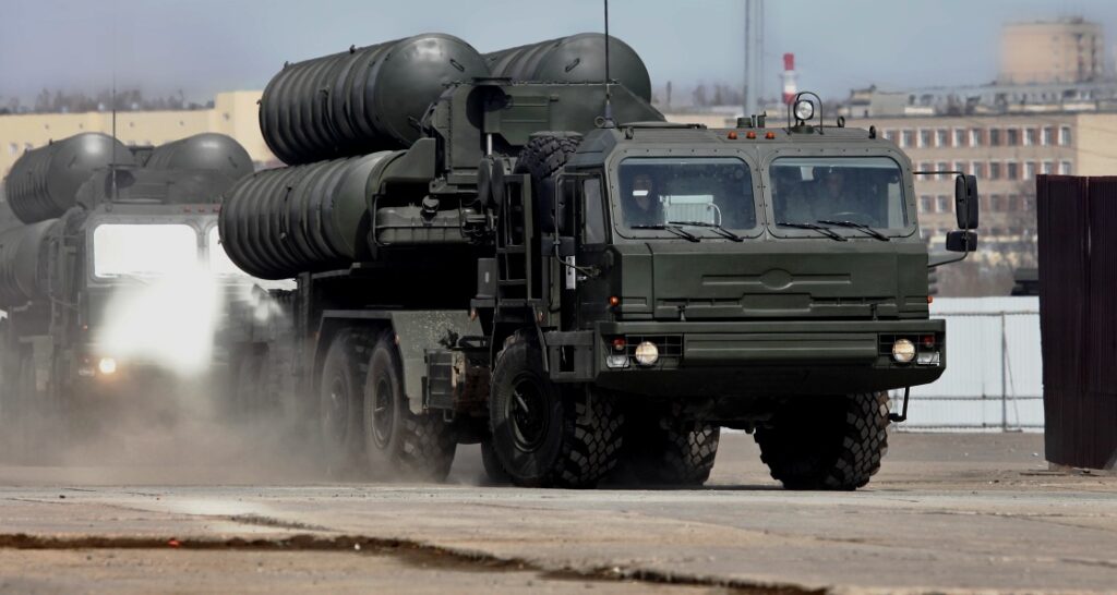 Νέα πυρηνικά όπλα μεταφέρει στο θύλακα του Καλίνινγκραντ η Ρωσία