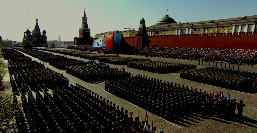 “Σείστηκε” η Κόκκινη Πλατεία – Η εντυπωσιακότερη παρέλαση για την “Ημέρα της Νίκης” από το 1991 (vid)