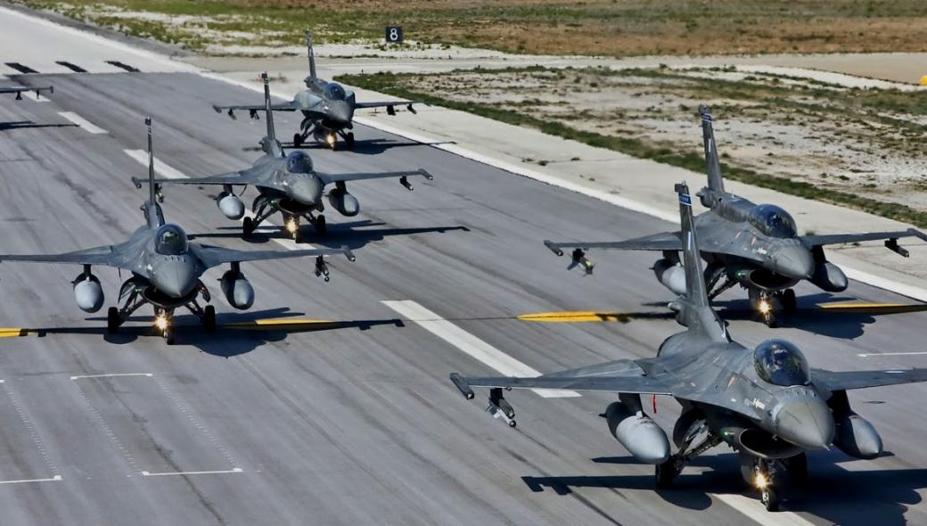 Κρήτη: “Σβήνουν” το πλέον κρίσιμο ελληνικό πολεμικό αεροδρόμιο στην Α.Μεσόγειο για να φέρνουν … τουρίστες!