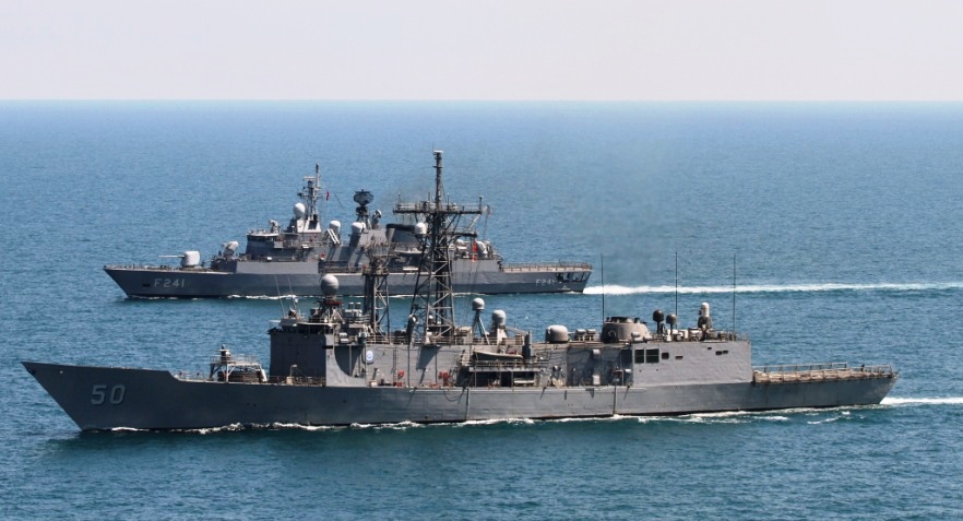 Το USS Taylor σε ασκήσεις στη Μαύρη Θάλασσα με τουρκική φρεγάτα