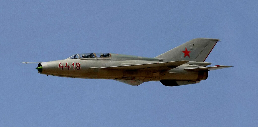 “Καυτά λόγια” από τον σχεδιαστή του F-16 P.Sprey: “Ανύπαρκτη η ευελιξία του F-35 – Σε dogfight καταρρίπτεται και από MiG-21 του ’50” (vid)