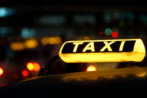 Θεσσαλονίκη: 34χρονη έκλεψε ταξιτζή