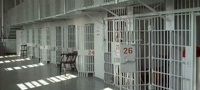Κρατούμενος επιτέθηκε με ξυράφι σε σωφρονιστικό υπάλληλο στις φυλακές Τρικάλων