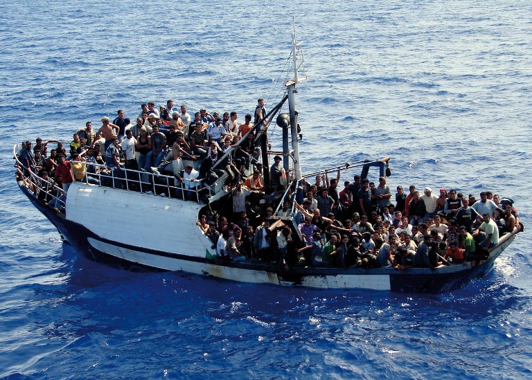 Ιταλία: Το λιμενικό συνέλαβε άλλους 435 λαθρομετανάστες
