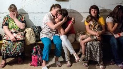 Βίντεο: Ναζί του Δεξιού Τομέα που σχεδίαζαν επιθέσεις στην Κριμαία συνέλαβε η FSB – Επίθεση σε σχολείο στο Σλαβιάνσκ