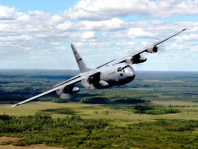 Χαμηλή πτήση για C-130H της USAF – Βίντεο