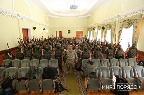 Βίντεο: Μαζικά κατατάσσονται οι ρωσόφωνοι στις ταξιαρχίες των Δυνάμεων Αυτοάμυνας στο Χάρκοβο