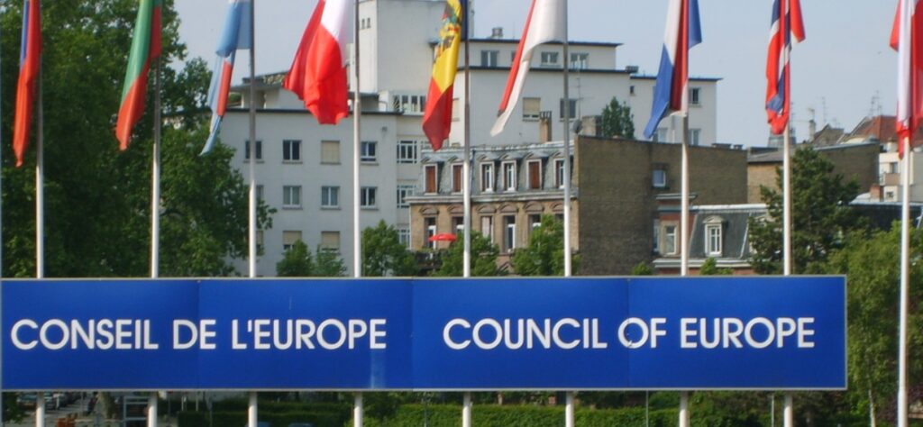 “Πισώπλατη  μαχαιριά” στην Ελλάδα: Το Συμβούλιο της Ευρώπης μας ζήτησε να αναγνωρίσουμε ως “τουρκική” την μειονότητα της Θράκης!