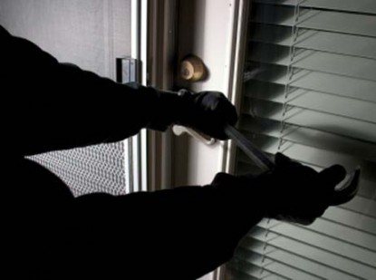 Διαρρήξεις σπιτιών με «λεία» 40.000 ευρώ
