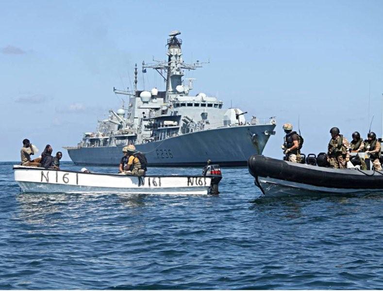 Παρατείνεται από το ΝΑΤΟ η επιχείρηση κατά της πειρατείας στη Σομαλία