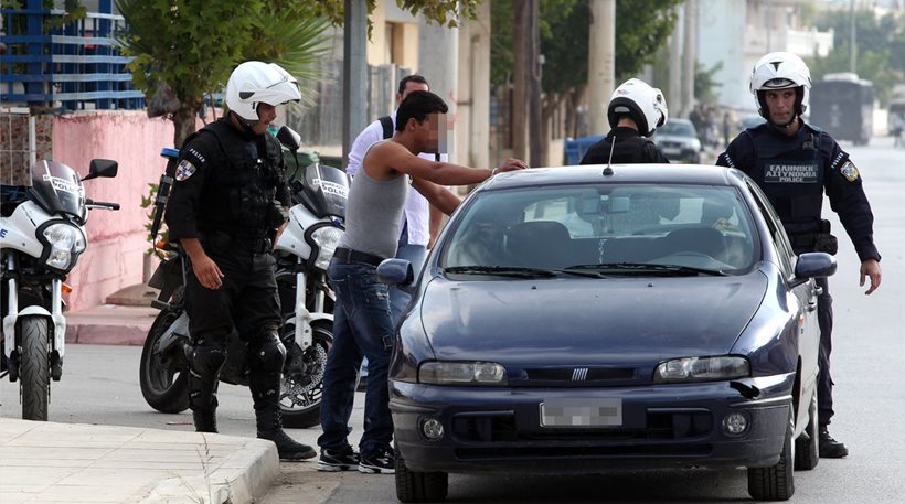 Ηλεία: Επιχείρηση για δράστες κλοπών σε οικισμό τσιγγάνων