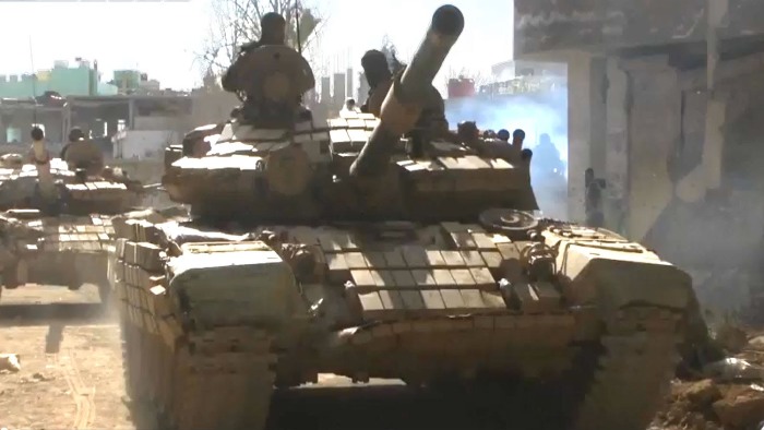 Βίντεο: Ρωσικά άρματα μάχης Τ-72SM μέσα στην Ουκρανία ή πρώην ουκρανικά Τ-64 με πληρώματα των δυνάμεων αυτοάμυνας;