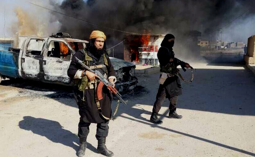 Οι ισλαμιστές σκορπούν τον τρόμο στο Ιράκ – Αποκεφαλίζουν στρατιώτες και σκοτώνουν παιδιά