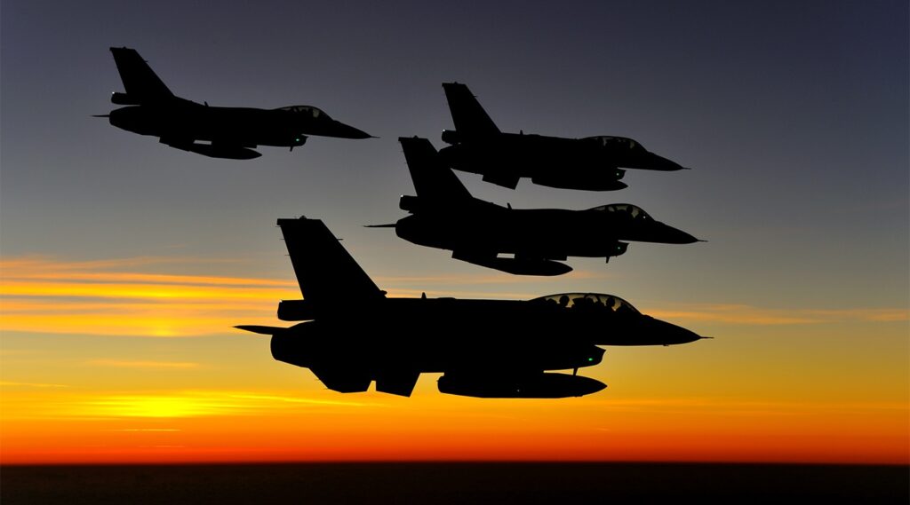 Κύκλωμα λαθρεμπορίας καυσίμων “άδειασε” τις δεξαμενές της αεροπορικής βάσης στον Άραξο