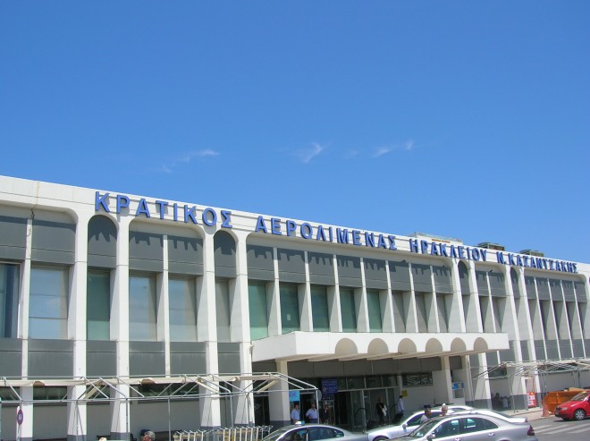 Δεκάδες λαθρομετανάστες συλλαμβάνονται στον αεροδρόμιο Ηρακλείου