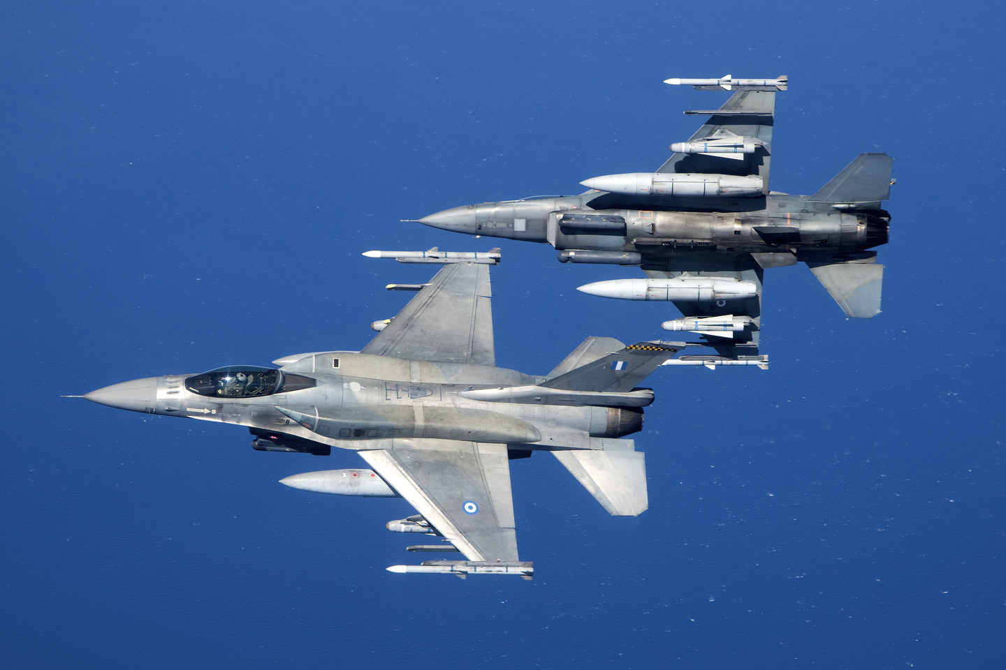 «ΚΑΜΠΕΡΟΣ 2014»: Η ώρα της αλήθειας για την Πολεμική Αεροπορία – Προσωπικό & αεροσκάφη δοκιμάζονται με πραγματικά όπλα (vid)