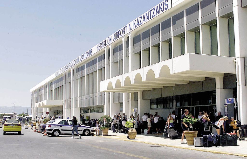 Συνεχίζονται οι συλλήψεις λαθρομεταναστών για πλαστά διαβατήρια στο Ηράκλειο