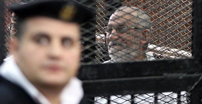 Αίγυπτος: Ισόβια στον ηγέτη των Αδελφών Μουσουλμάνων
