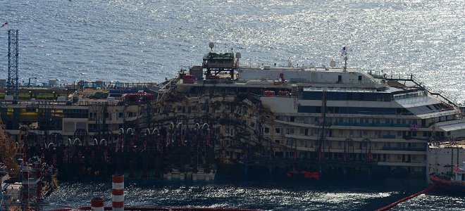 Νέες εικόνες από την εξέλιξη της επιχείρησης ανέλκυσης του Costa Concordia