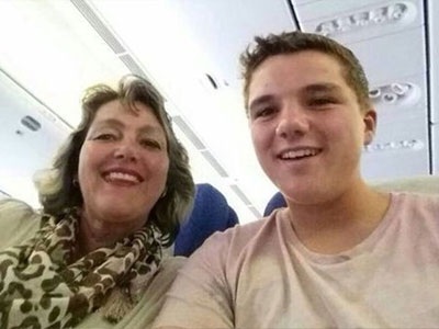 Η τελευταία φωτογραφία μητέρας-γιου πριν την συντριβή του μοιραίου αεροσκάφους