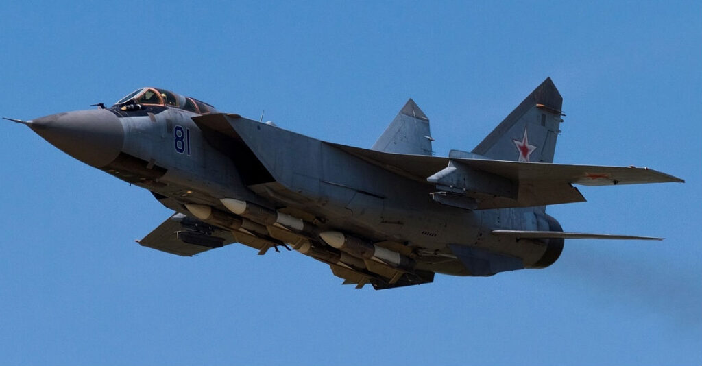 Πρόβες πολέμου από Ρωσία: Με αποστολές βομβαρδισμού σε ακτίνα 4.000 χλμ απαντά η Μόσχα στη Δύση