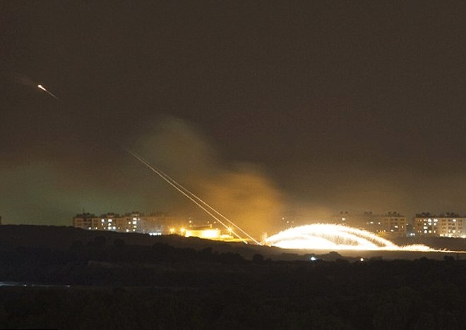 Δεκάδες πτήσεις προς το Ισραήλ ακυρώθηκαν μετά από ρίψη ρουκέτας