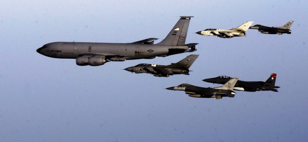 Μαχητικά της USAF θα συνοδεύουν τα αεροσκάφη ηλεκτρονικής κατασκοπείας πάνω από το Καλίνιγκραντ!