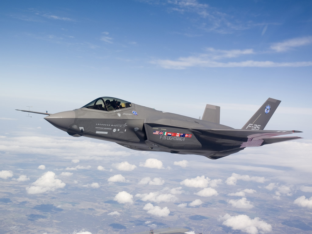 Χρήματα για αεροσκάφη stealth ζητά ο Ιάπωνας ΥΠΑΜ