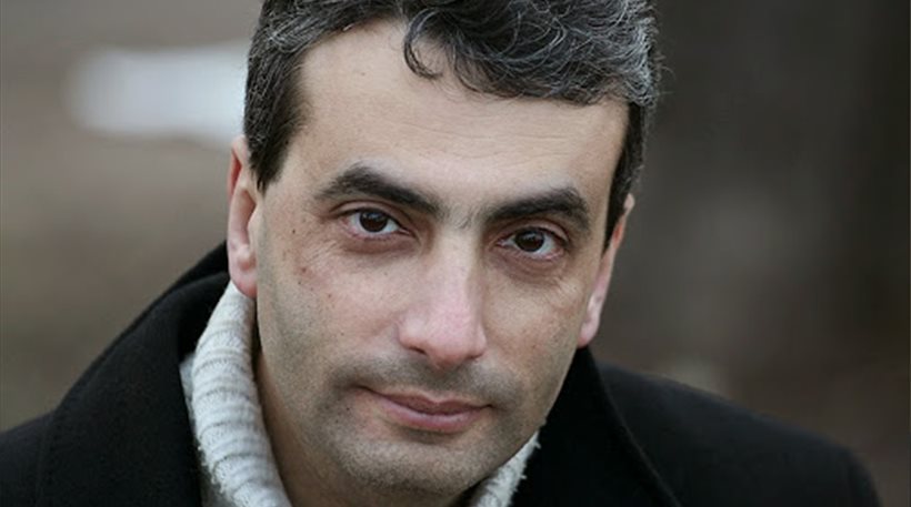 Ρώσος φιλοδυτικός εκδότης υπέστη επίθεση από συγγενείς νεκρών στρατιωτών