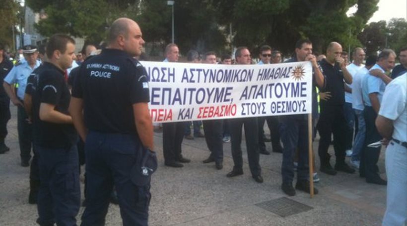Συγκέντρωση διαμαρτυρίας στελεχών των Σωμάτων Ασφαλείας στον Λευκό Πύργο
